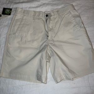 Mens 33X8 Mountain Khakis Light Tan/White Shorts NWT Never Worn
